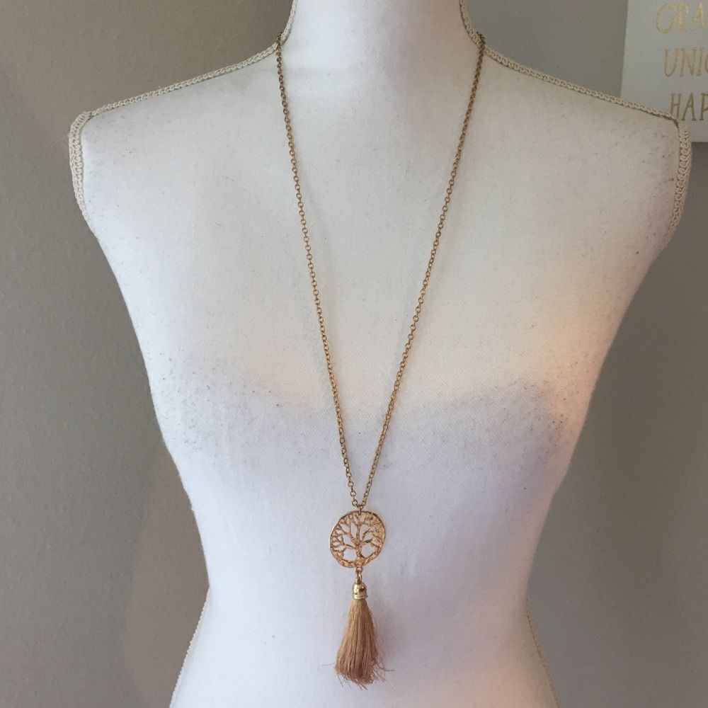 Pendant & Tassel Necklace